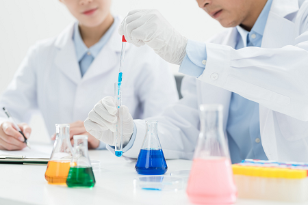 Vi presenterar kombinationen av SARS-CoV-2 / FLU A och B / RSV Antigen Rapid Test Kit